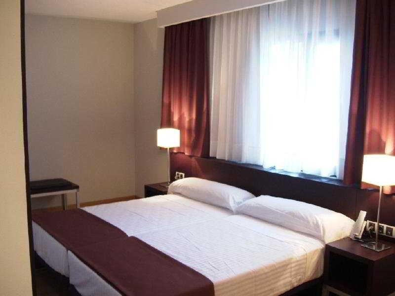 Hotel Plazaola Irurtzun Bilik gambar